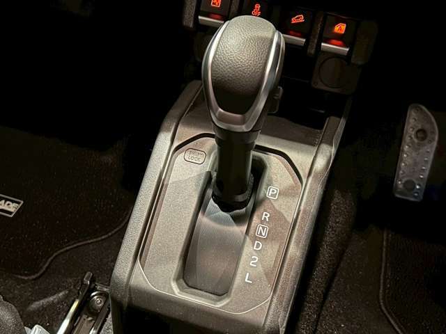 ★フロアマット★セーフティサポート★アダプティブクルーズコントロール★シートヒーター★ハイビームアシスト★革巻きステアリング★デュアルカメラブレーキサポート★アイドリングストップ★