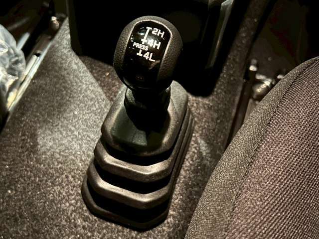 ★フロアマット★セーフティサポート★アダプティブクルーズコントロール★シートヒーター★ハイビームアシスト★革巻きステアリング★デュアルカメラブレーキサポート★アイドリングストップ★