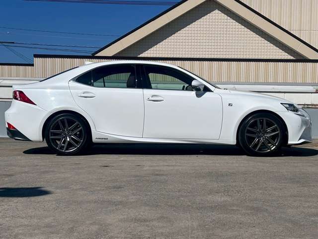 LEXUS/IS300h/福岡市/糟屋/粕屋/の中古車売買ならBREST！