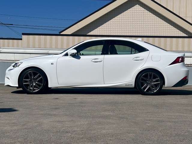 LEXUS/IS300h/福岡市/糟屋/粕屋/の中古車売買ならBREST！