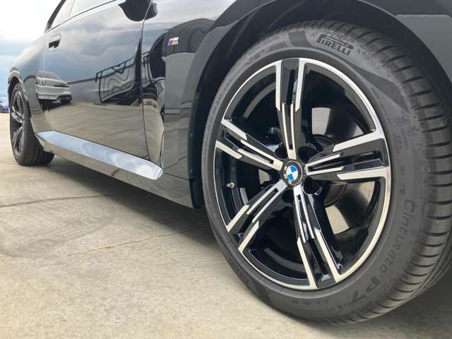 BMW純正アルミホイールです。納車時にはアルミホイールコーティングも承っております！是非ご検討下さいませ。