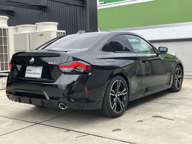 BMWのお車は、“駆け抜ける歓び”を体現しております。走行の安定性とコーナリングの良さを追求し、思い通りにハンドルの操作可能です。