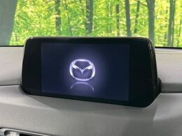 【純正ナビ】人気の純正ナビを装備。オーディオ機能も充実しており、Bluetooth接続すればお持ちのスマホやMP3プレイヤーの音楽を再生可能！毎日の運転がさらに楽しくなります！！