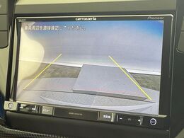 ●ガイドライン付きバックカメラ：不安な駐車もこれで安心！ガイドライン付きなので狭い箇所での駐車もラクラクです！