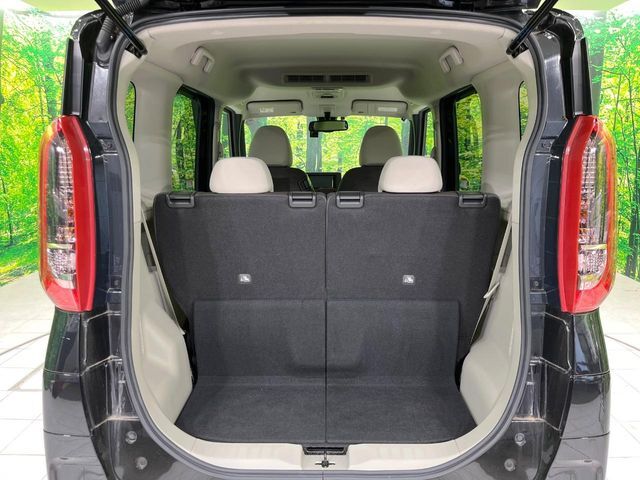 普段のお買い物や通勤、送迎等に十分な荷室スペースを確保しております。セカンドシートを倒すと、大きな荷物の積載も可能です♪