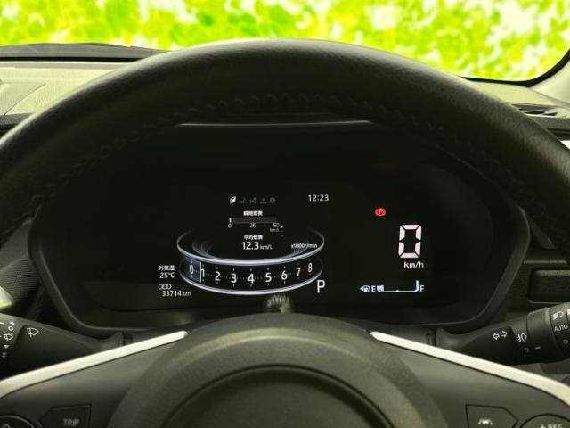 WECARSの展示場では実際に見て、触ってお車をお選びいただけます！知識の豊富な営業スタッフが様々なカーライフをご提案いたします！