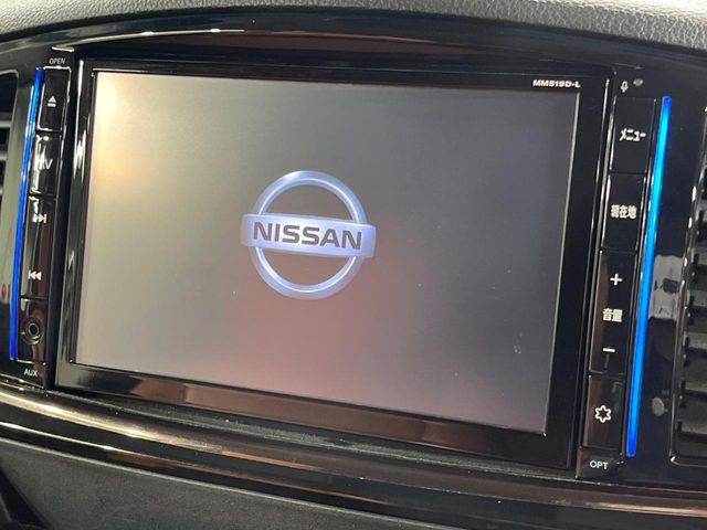 【メーカー純正ナビ】インテリアに溶け込むスタイリッシュな「専用設計」メーカーナビを装備♪視認性や操作性など基本性能にも優れ、より上質なカーライフをお楽しみいただけます。