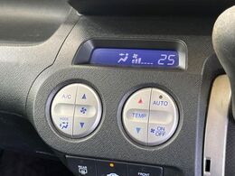 【オートエアコン】温度を設定するだけで室内を快適に保ちます。
