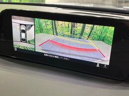 【360°ビューモニター】専用のカメラにより、上から見下ろしたような視点で360度クルマの周囲を確認することができます☆死角部分も確認しやすく、狭い場所での切り返しや駐車もスムーズに行えます。