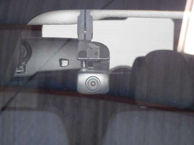 万一に備え、運転の記録をしっかり保存 ( ドライブレコーダー)