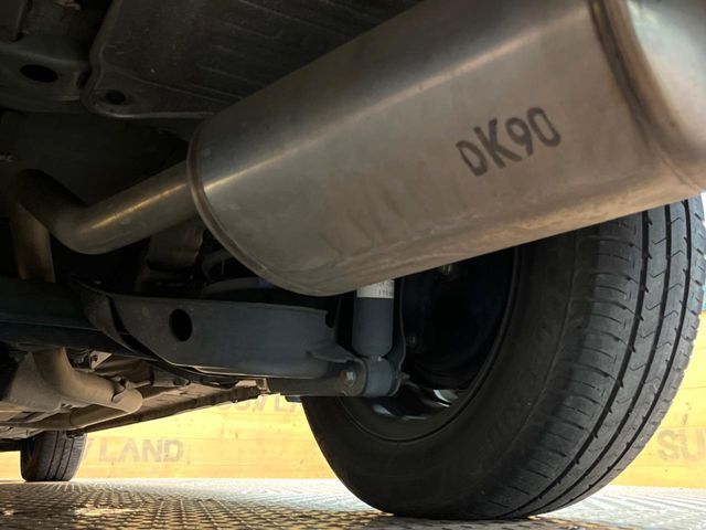 お車を安心してお乗りいただく為には、足回りの定期点検が欠かせません。サービスサポート（有償保証）では無料点検もご提供しており、安心のカーライフをお過ごしいただけるサポート体制が整っています。