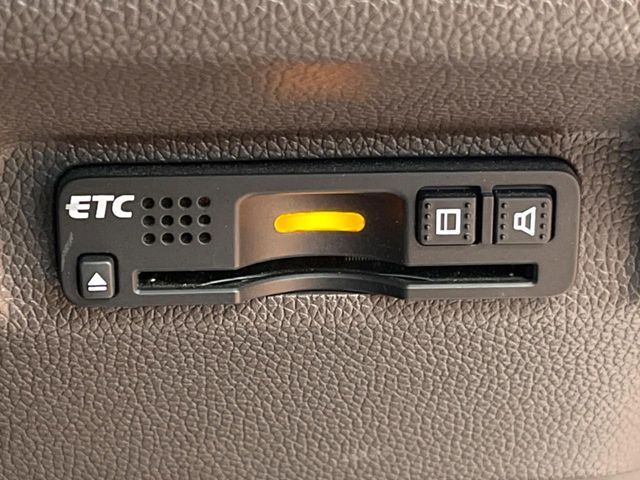 【ETC】高速道路の料金所をストレスなく通過！話題のスポットやサービスエリアに多い「スマートIC」利用時は必須のアイテムです。当店でセットアップを実施、ご納車当日からすぐにご利用いただけます！