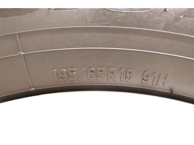 195/65R15　   タイヤサイズです。　夏タイヤのご相談もスタッドレスタイヤの事も、石川トヨペットカローラにご相談くださいませ