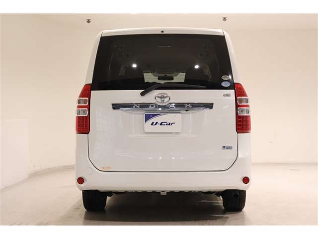 雨天時、後方の視界を見やすくするリヤワイパー。