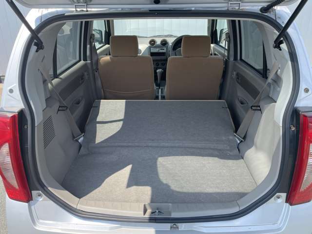 シートを倒してたくさんの荷物をかんたんに積み下ろしできます！