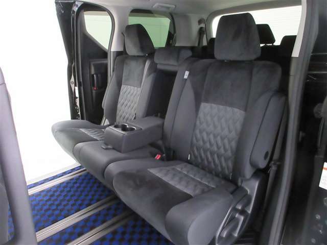 清潔で広々した座席です。ぜひ、現車を見て体感してみてください。