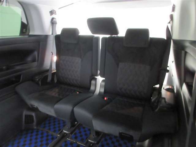 3列目への移動が楽々です♪お子様のお世話などで頻繁に動くときなどはもってこい！