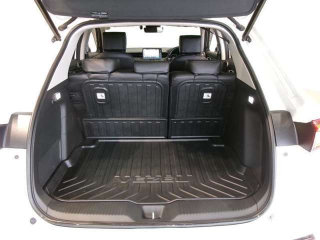 広々としたラゲージスペースを備えています。大きなものや長さのある荷物もしっかりと積み込めます。
