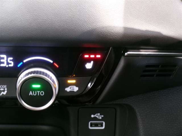 シートヒータで寒い時期も快適♪