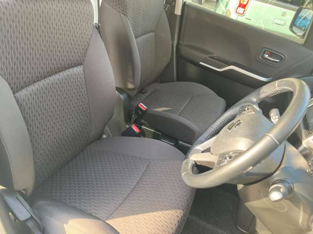 運転席シート廻りは使用感も少なく、良好な状態となっています。丁寧に使われていたことがよくわかりますね。
