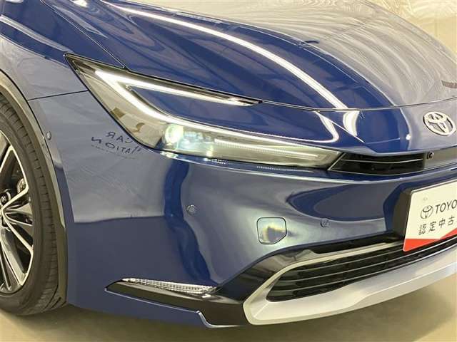LEDヘッドライトです。デザイン性がよくとても明るいので、夜間の走行や悪天候でも安心です。しかも長寿命！