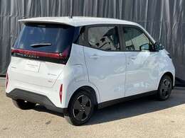 納車前に入念な点検整備をさせていただきます。もちろん全車走行距離無制限のワイド保証付きですので安心してお乗りいただけます。