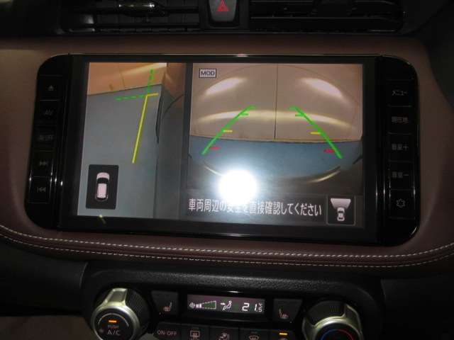 様々な方向から駐車をアシスト！
