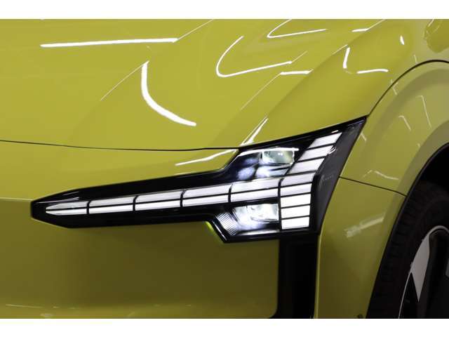 ボルボは北欧らしさ溢れるデザインが魅力の自動車メーカーです。近年、ボルボは日本で人気が急上昇しています。