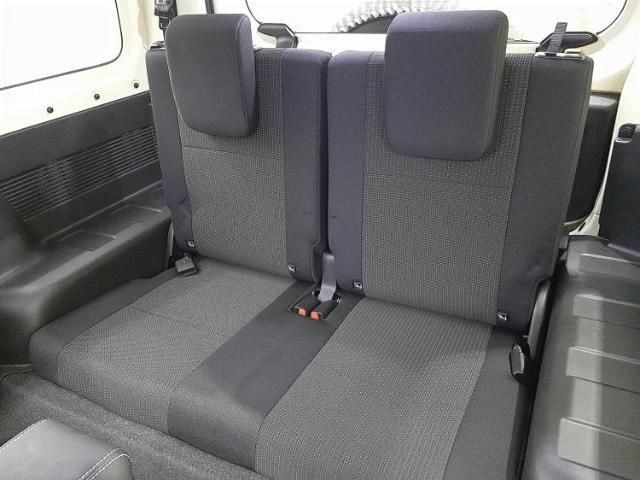 WECARSでは各商談席に大型モニターをご用意しております！見やすい大画面でゆったりと全国の在庫をご覧いただけます！是非ご来店お待ちしております！