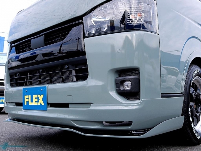 フロントリップにアンダースポイラーを取り付け、一部を塗り分け塗装済み♪