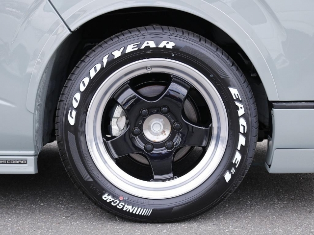 ホイールは　ワーク製17インチホイールを合わせました！