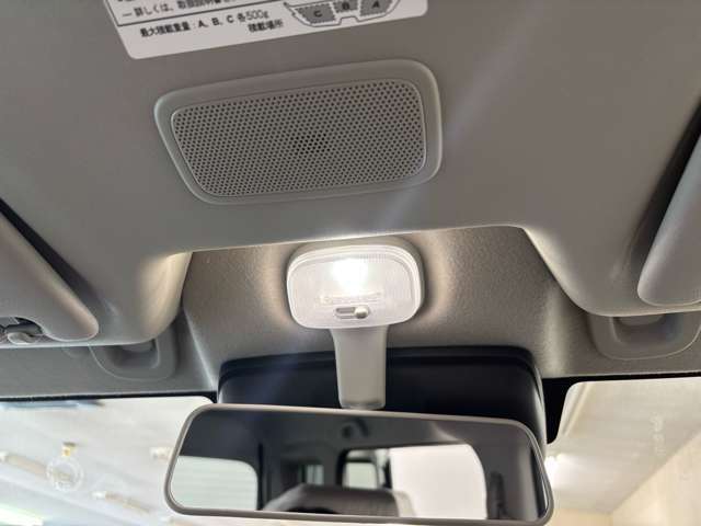 当店はお客様との会話を通じて、ライフスタイルに合ったクルマ購入の実現に尽力します。