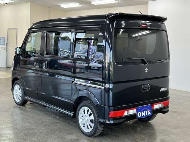 当店はお客様との会話を通じて、ライフスタイルに合ったクルマ購入の実現に尽力します。