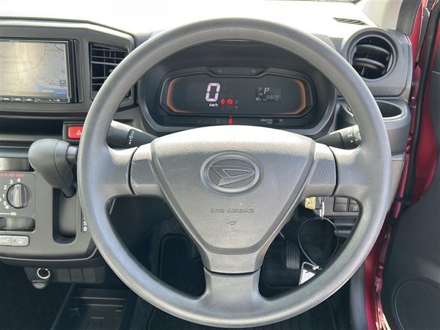 気になる車はすぐにお問い合わせください！画面右側の0066から始まる無料ダイヤルからお問い合わせ下さい！専門スタッフがお車のご質問にお答えいたします！