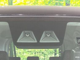 【スマートアシスト】走行中に前方の車両等を認識し、衝突しそうな時は警報とブレーキで衝突回避と被害軽減をアシスト。より安全にドライブをお楽しみいただけます。