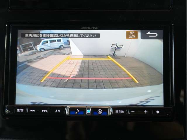 ボディのガラスコーティング施工も好評受付中です！撥水性の効果は3年以上♪メンテナンスは水洗いのみ♪その他カスタマイズやアフターパーツ取付なども是非ご相談下さい！