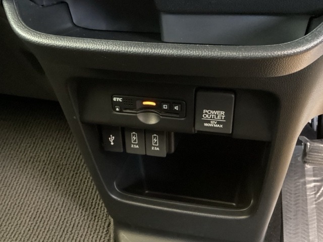 ETC付いてます。ETCが使用可能な道路通行料はキャッシュレスでスマートに走行できます。再セットアップして納車致します。