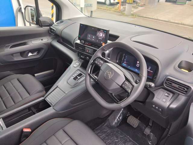 中古車情報はもちろん、新車・サービスの最新情報を掲載。ホームページは　http：//www.ideal-hp.com