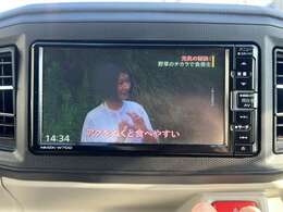 多彩なオーディオソースをご用意♪→AM/FMラジオ・CD・DVD・Bluetooth・SD・フルセグTV