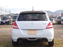 真後ろです。とてもキレイな状態です。