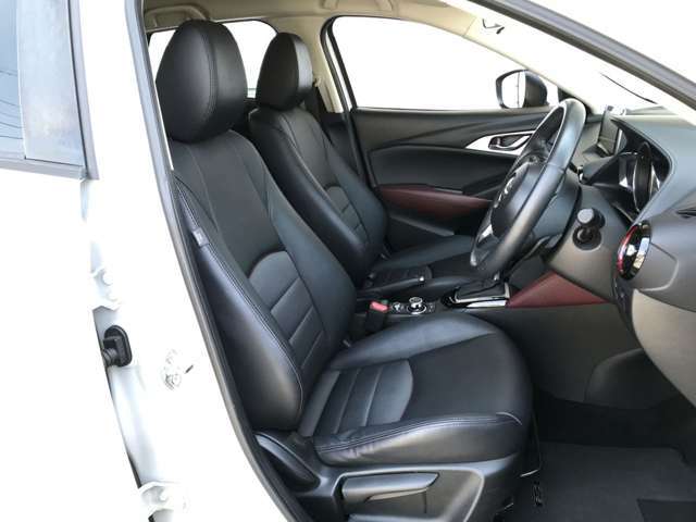 【運転席パワーシート】運転手にあったシートパターンに調整可能です。