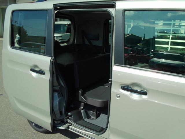 乗り降りも積み下ろしもスライドドアは便利です☆