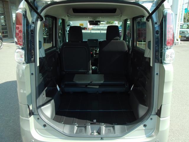 リアシートを畳めば広々としたラゲッジスペースが出現☆