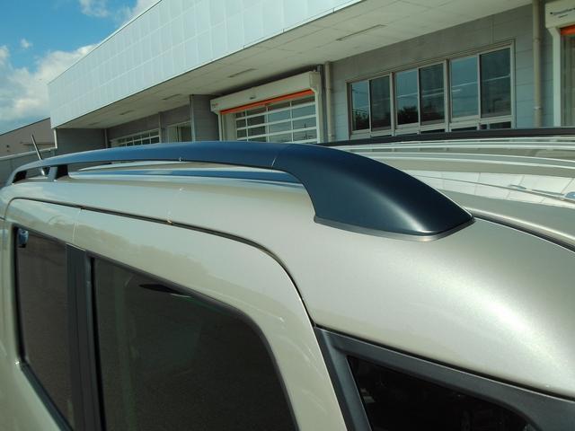 ワイルド感を醸し出すルーフレールを装着しております☆