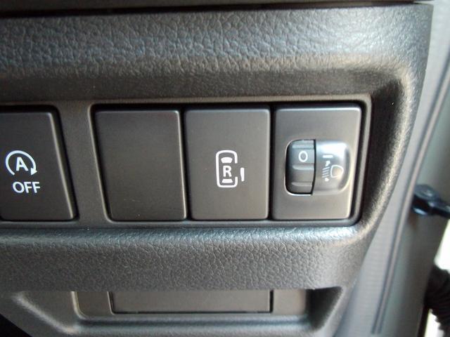 ワンタッチで開閉できる電動スライドドアを採用☆