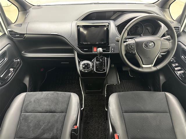 【インパネ全体】全方位で視界が広く、高い目線で運転もしやすいです！