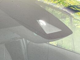 【トヨタセーフティセンス】走行中に前方の車両等を認識し、衝突しそうな時は警報とブレーキで衝突回避と被害軽減をアシスト。より安全にドライブをお楽しみいただけます。
