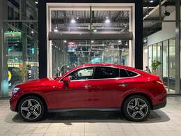 ＊新車保証（メルセデスケアー）継承手続きの上で、お引渡しさせていただきます。