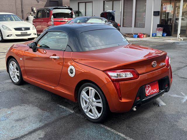 店舗敷地内に駐車スペースもございます。お車でのご来場をお考えの方はご安心ください♪