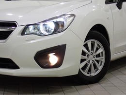 HID（ディスチャージヘッドライト）付きで夜道も明るい視界が保てますので安心です。
